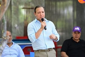 Abel-Martinez-durante-actividad-politica-en-Azua
