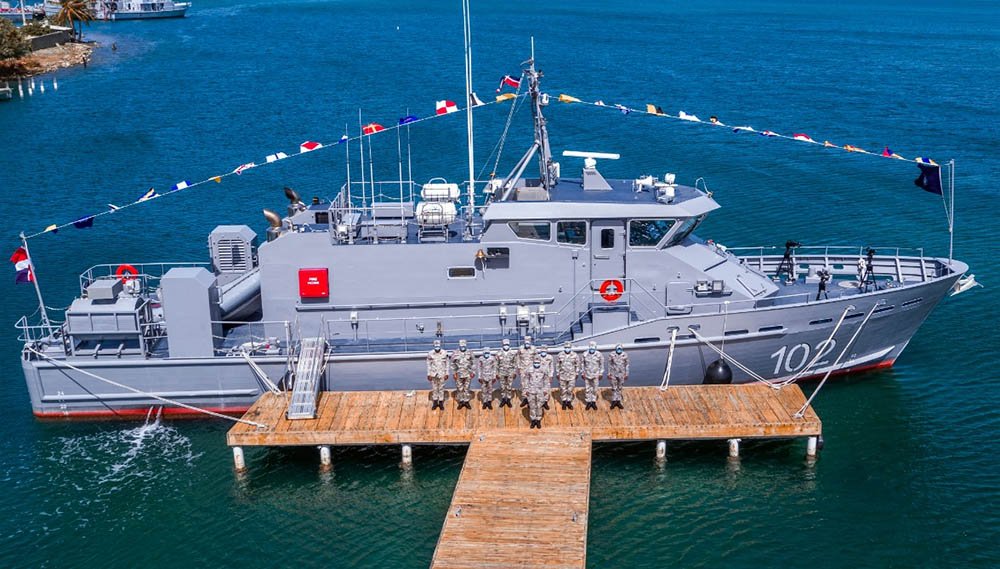 Armada Republica Dominicana Metal Shark