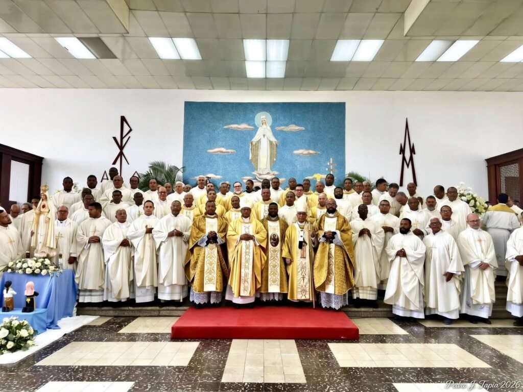 1-FOTO ORDENAN TRES SACERDOTES SANTIAGO