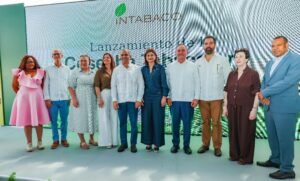 3-FOTO RAQUEL PEÑA PARTICIPA DE ACTIVIDAD INTABACO