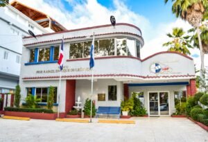 5-ADP SUSPENDE CLASES EN BONAO POR DOS DIAS.