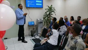 ciudadanos-valoran-cobertura-gratuita-de-13-medicamentos-de-alto-costo-20261002-215100-Z5YS-1200x675
