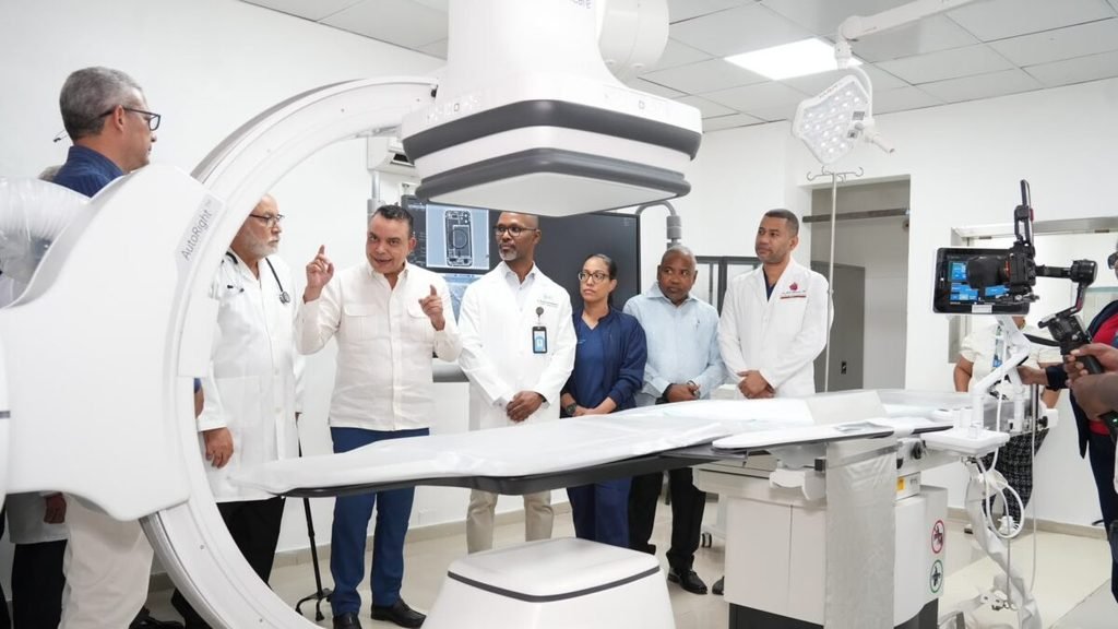 sns-inaugura-moderna-unidad-de-hemodinamia-en-el-gautier-en-visperas-de-su-75-o-20261023-125500-JwUp-1200x675
